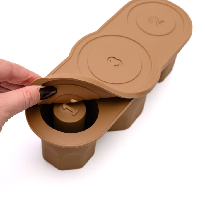 FrostyFilled40ozTumblerIceMoldsinCafe3