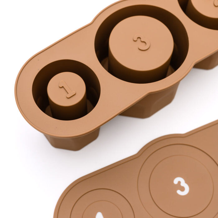 FrostyFilled40ozTumblerIceMoldsinCafe4