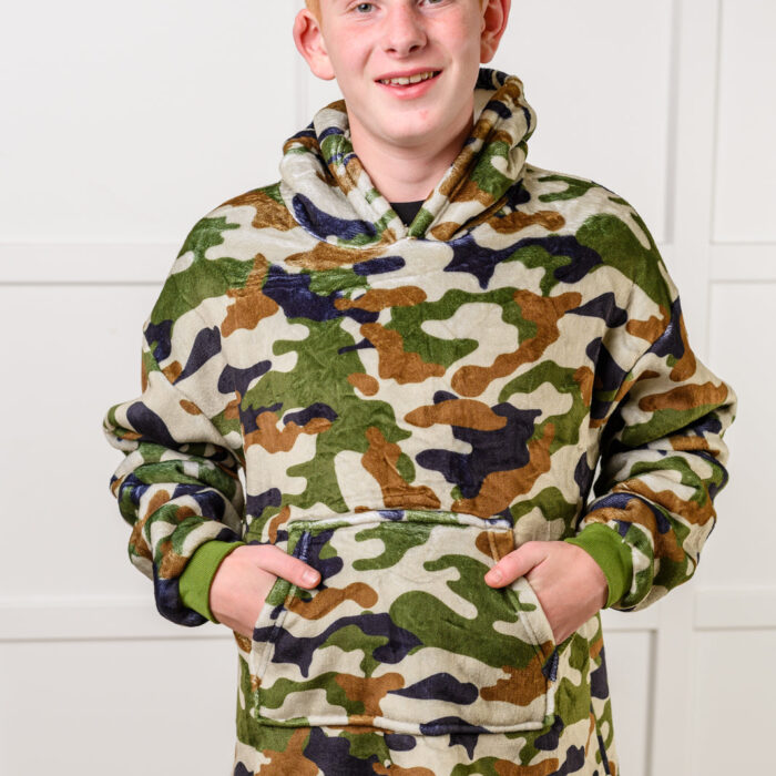 KidsOversizedHoodieBlanketinCamo2